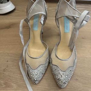 - Betsy Johnson size 8 never worn